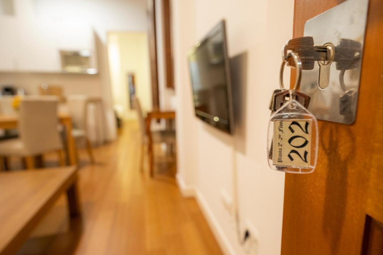 Apartamentos Huertas Madrid Exterior foto