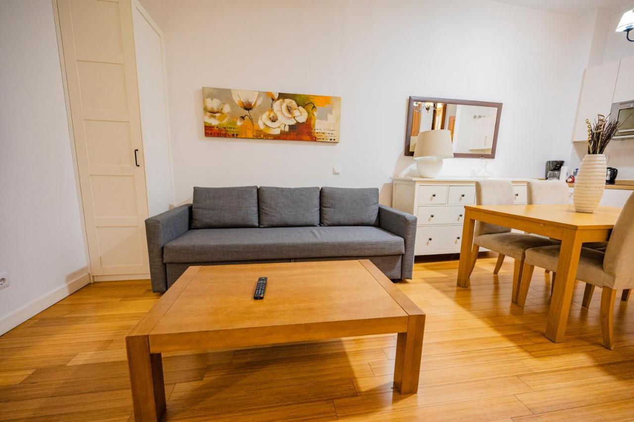 Apartamentos Huertas Madrid Exterior foto
