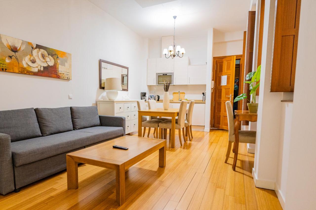 Apartamentos Huertas Madrid Exterior foto